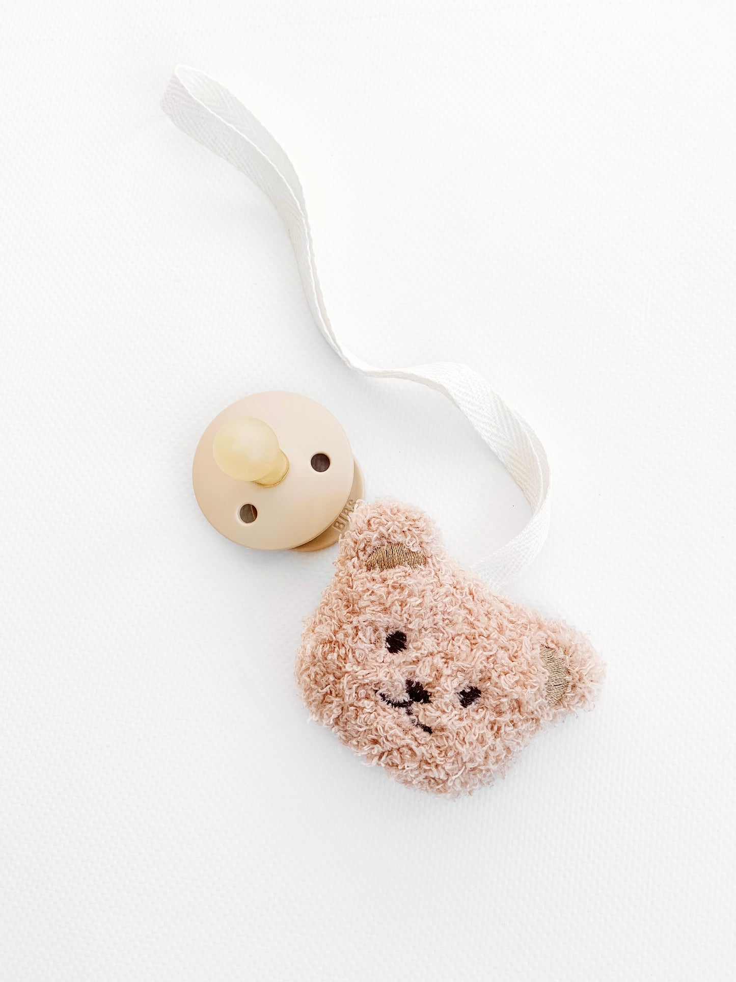 pacifier clip | little bear in taupe